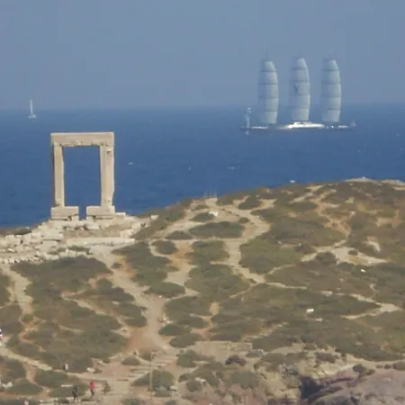 Hotel apartamentowy Anixis *