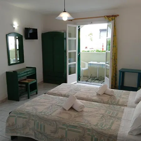 Aparthotel Anixis *